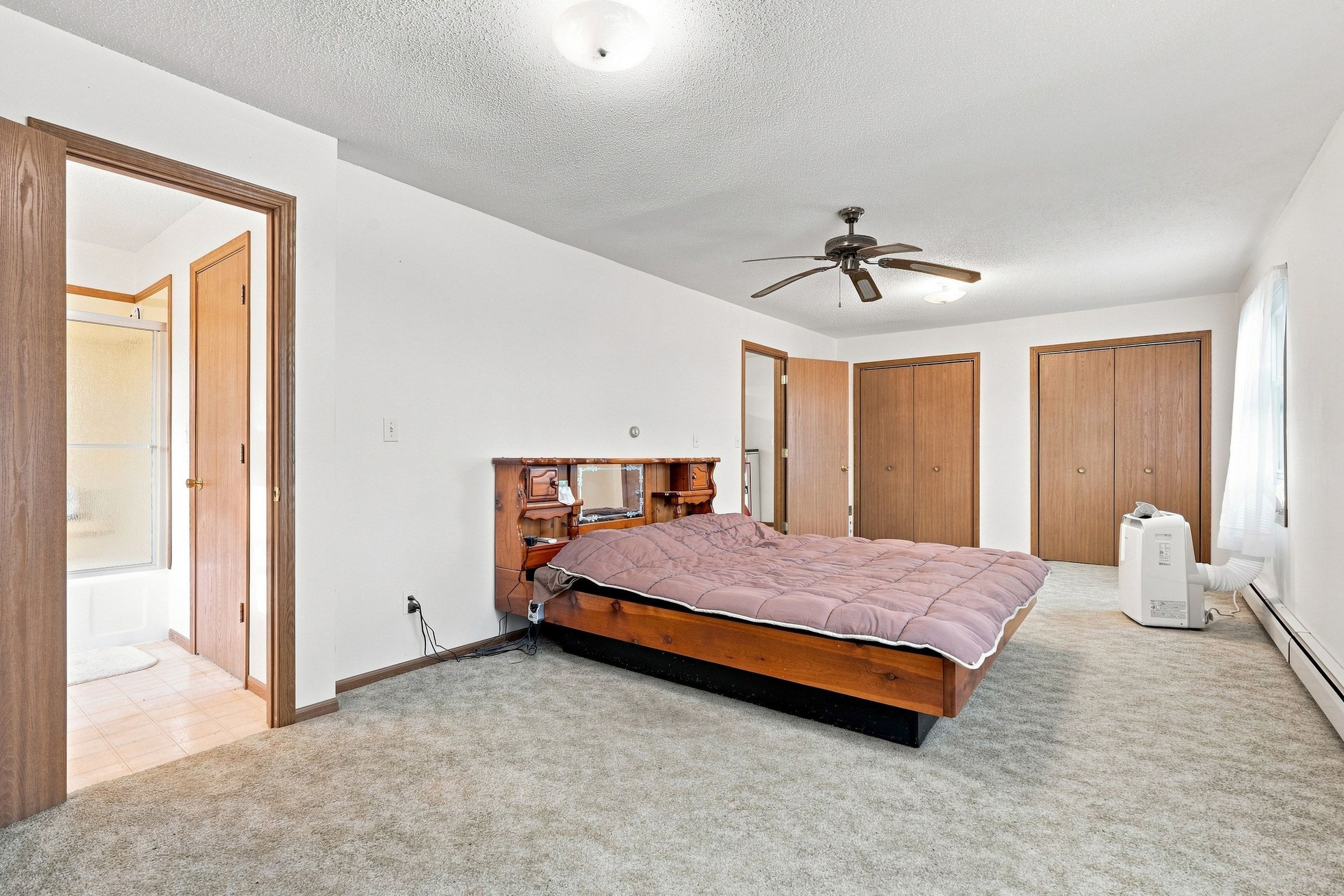Listing Photo: 2960 160th St 0011-